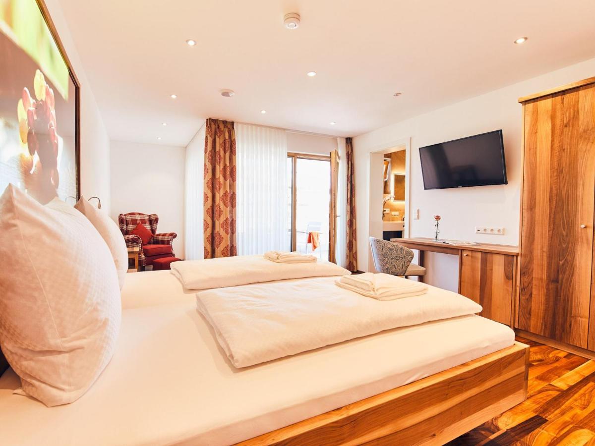 Hotel Hornstein - Weingut, Vinothek & Gastronomie Nonnenhorn Bagian luar foto