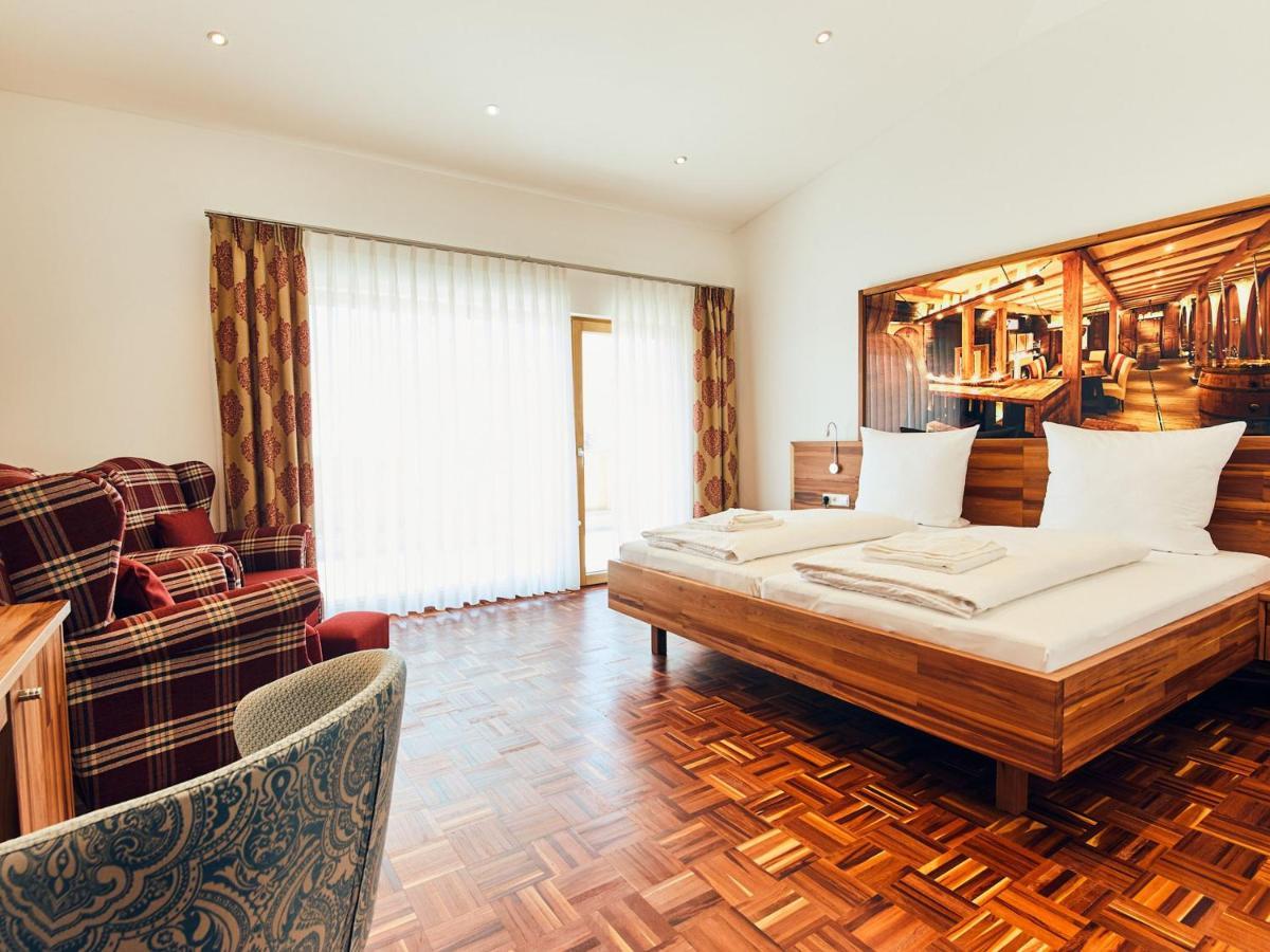 Hotel Hornstein - Weingut, Vinothek & Gastronomie Nonnenhorn Bagian luar foto
