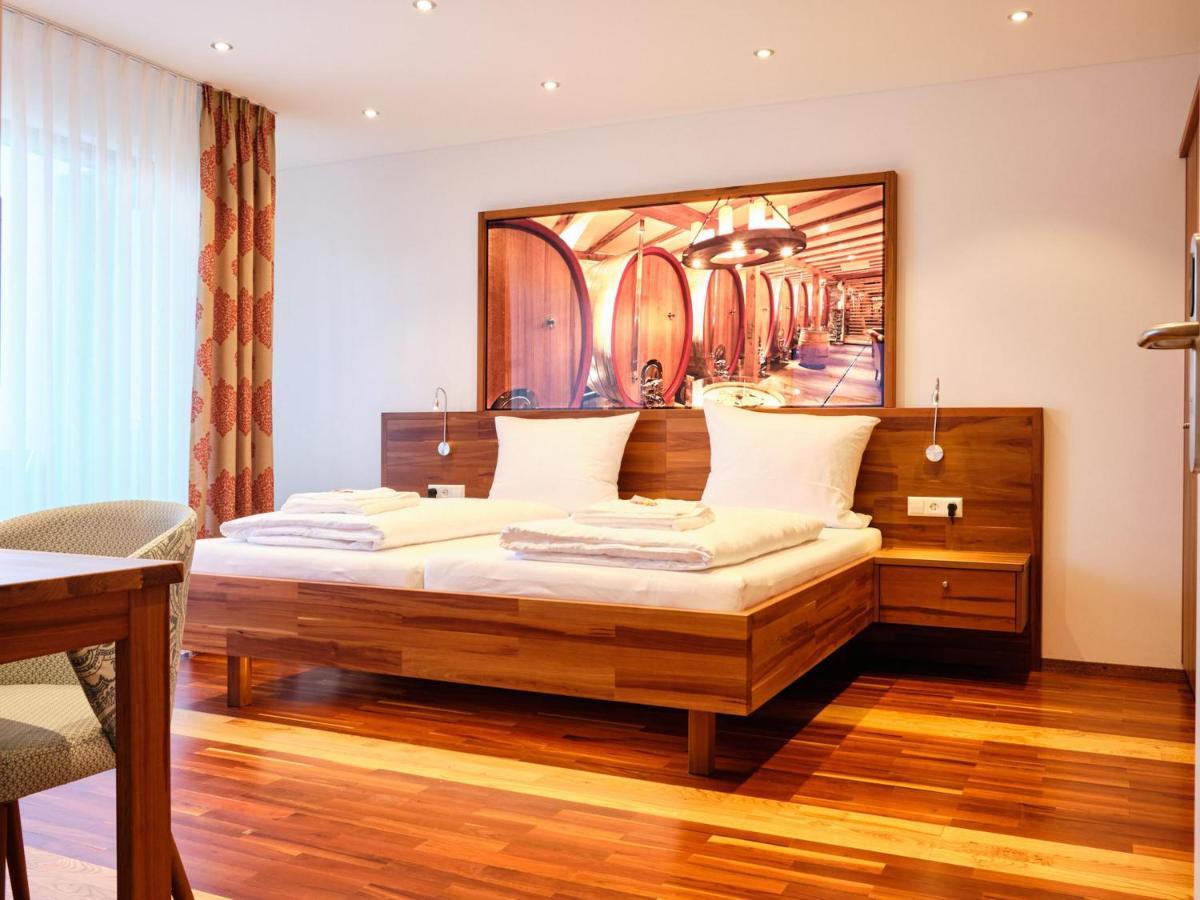 Hotel Hornstein - Weingut, Vinothek & Gastronomie Nonnenhorn Bagian luar foto